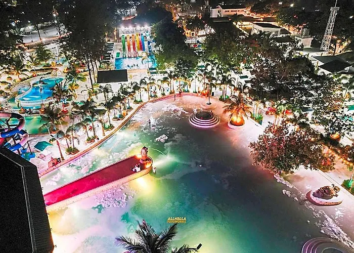 Hotel Excellance And Wave Pool Manila