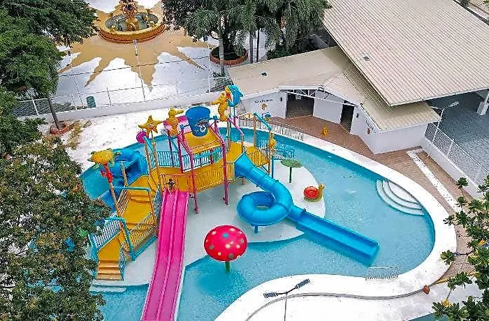 Hotel Excellance And Wave Pool Manila